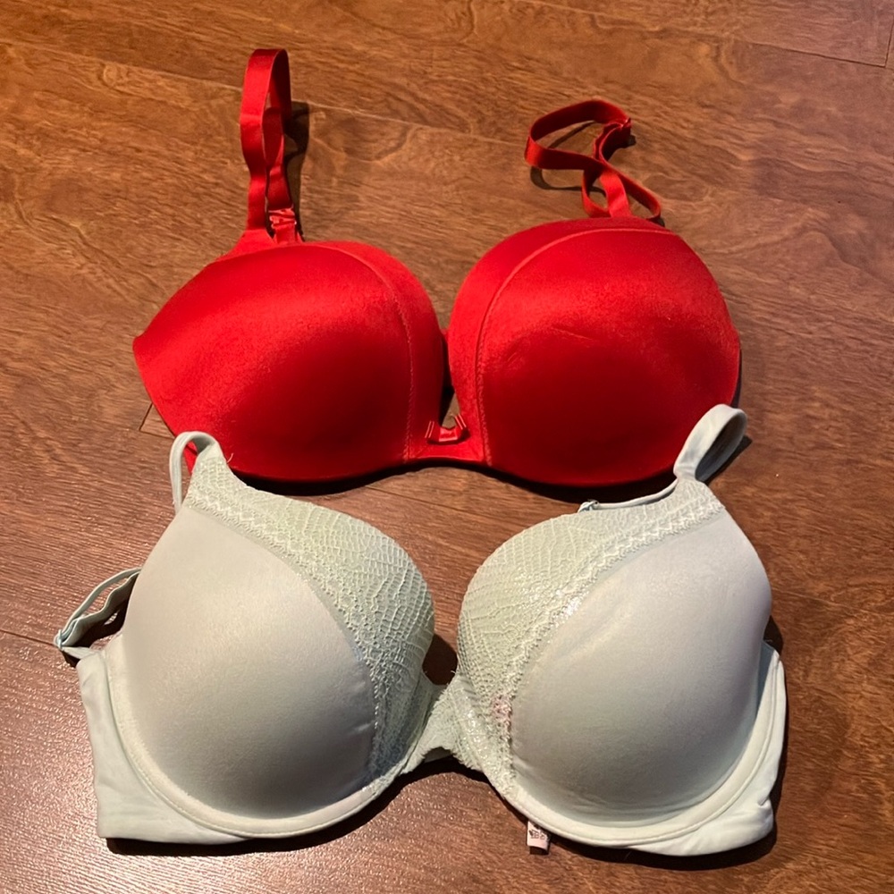 Bundle of 2 Victoria’s Secret bras